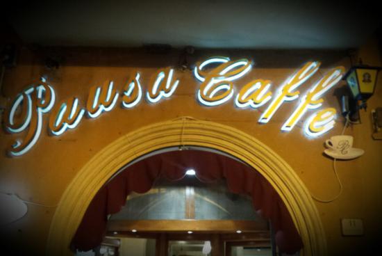 Pausa Caffe - Wine & Cocktail Bar
