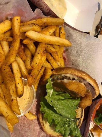 Fenton Bar & Grill