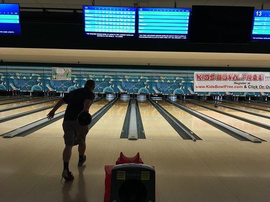 Hiway Lanes Bowling Center