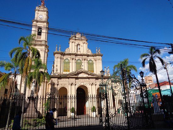 la Iglesia de San Francisco y el Museo de Arte Sacro