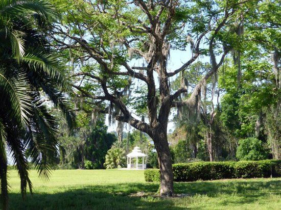 Mackay Gardens and Lakeside Preserve