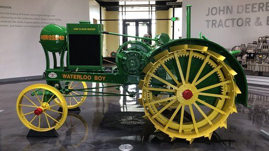 John Deere Tractor & Engine Museum Store