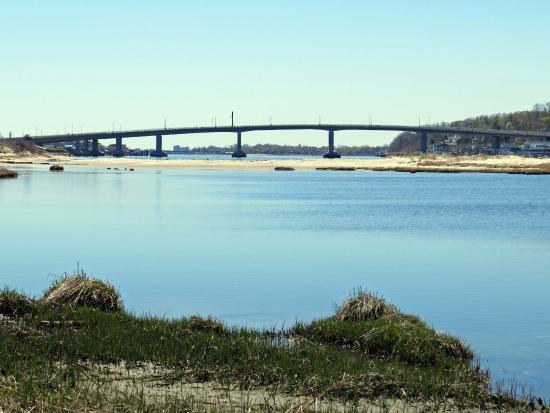 The Highlands-Sea Bridge