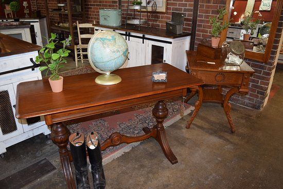 Paramount Marketplace Antiques