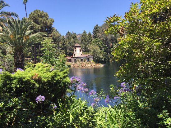 Self Realization Fellowship Lake Shrine Temple