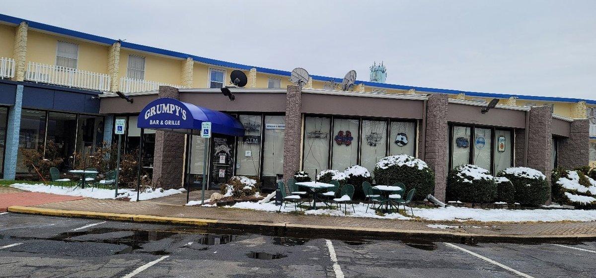 Grumpy's Bar & Grille