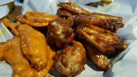 Buffalo Wild Wings Grill & Bar