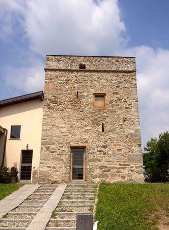 Torre di Camisasca
