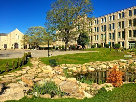 1000 Islands Village