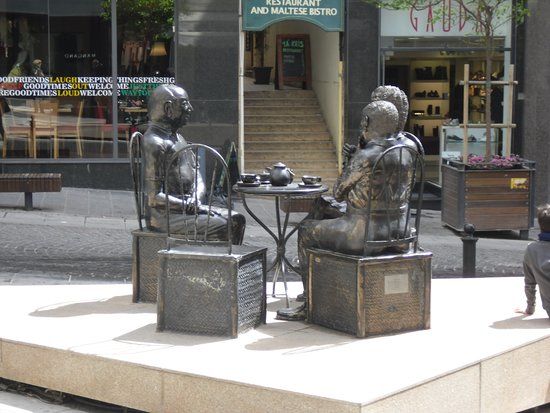 3 Maltese Actors Statue