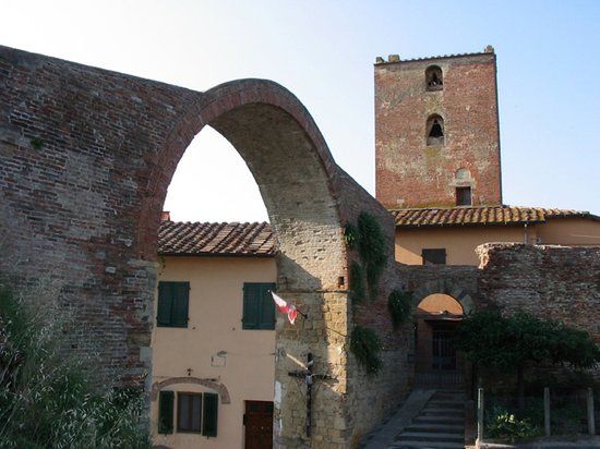 Arco di Castruccio Castracani