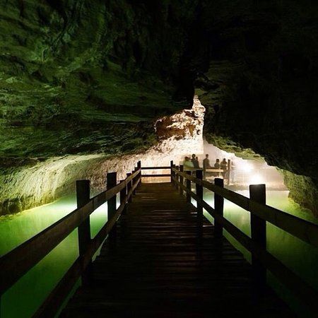 Fantasy World Caverns