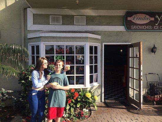 Linda's Frozen Yogurt