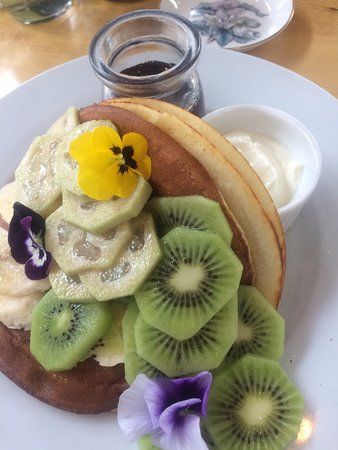 Emmalou Macaron & Coffee House