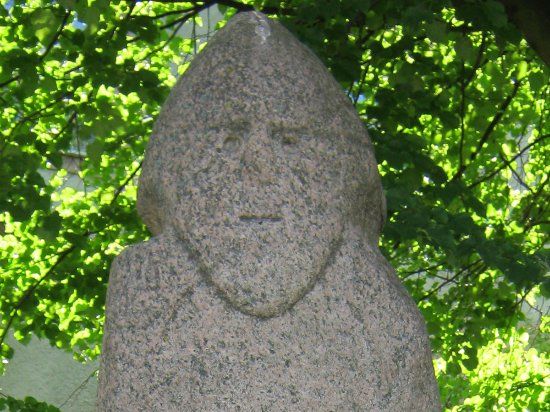 Prussian Crone Statues