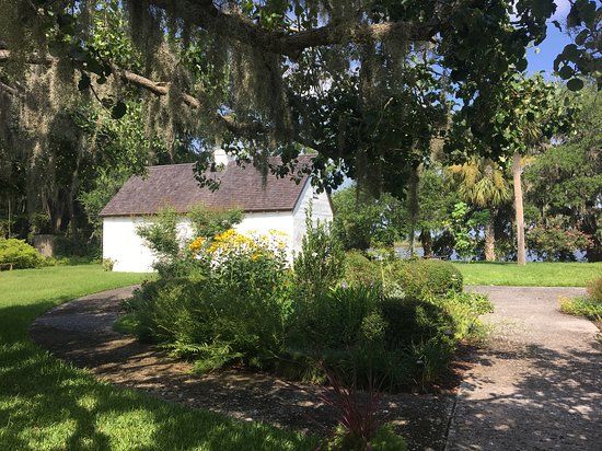 Cassina Garden Club tabby cabins