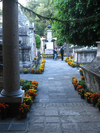 Panteón de San Fernando