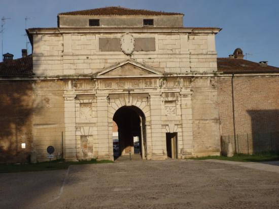 Porta Giulia