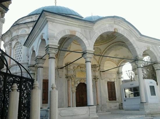 Mihrişah Valide Sultan Külliyesi