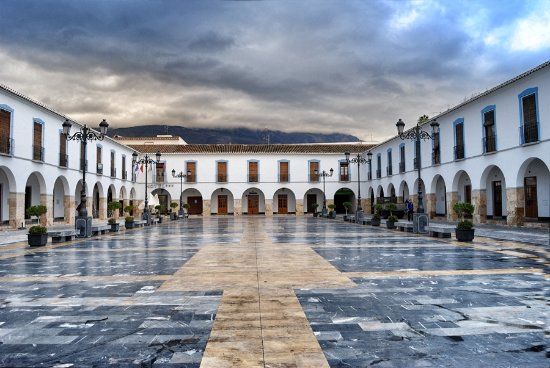 Plaza porticada de Berja