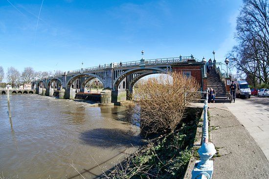 Richmond Lock and Weir