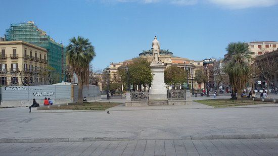 Plac Piazza Politeama