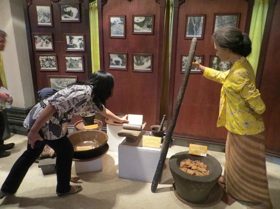 Jamu Nyonya Meneer Museum