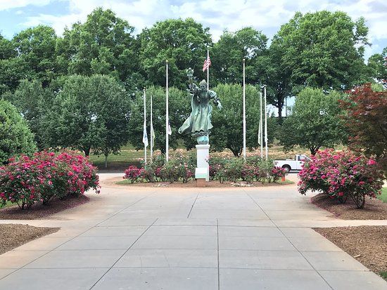 Queen Charlotte Statue