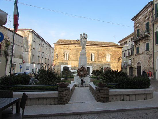 Piazza Caprioli