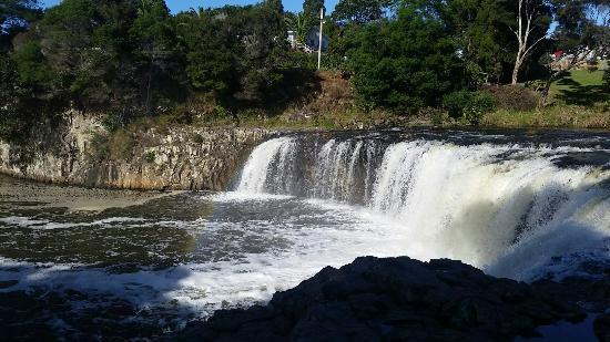 Haruru Falls