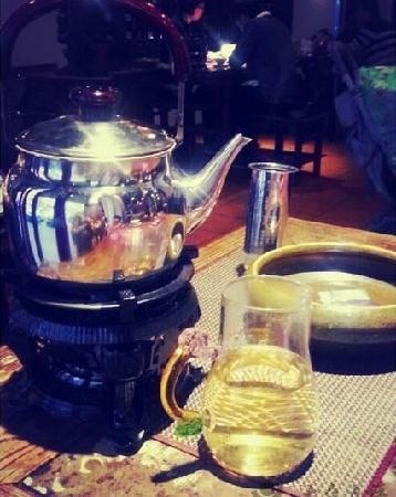 Shui Mu Lian Qing Ling Nan Cha Yi Guan