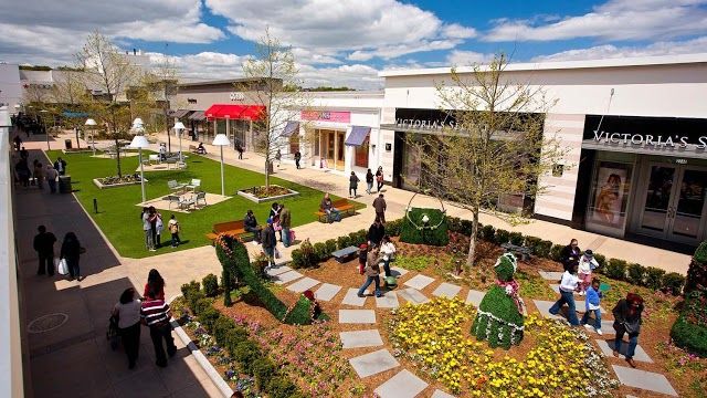 Cross County Shopping Center