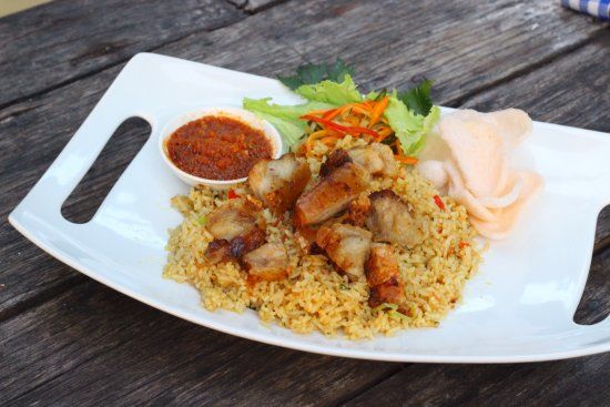 Sendok Restaurant & Bar