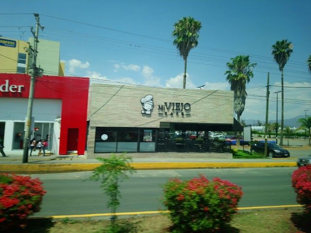 El Paseo Commercial Center