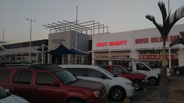 Plaza Lago Real Shopping Center