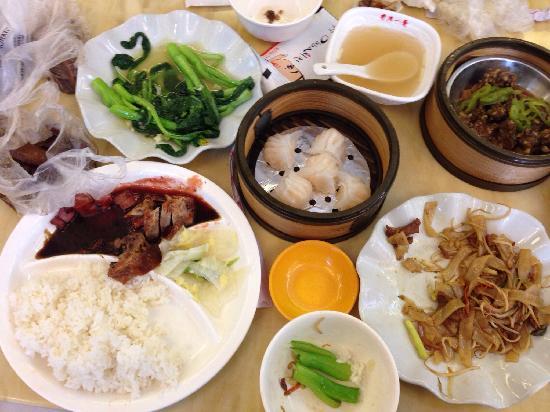 Xiang Gang Yi Ge Yun Tun Mian Shi Jia