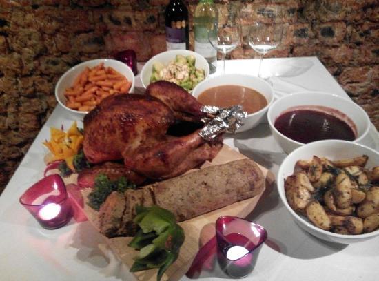 Leonardo's Dining Room & Wine Loft