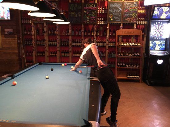 Candles Bar & Restaurant