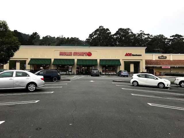 Bayhill Shopping Center