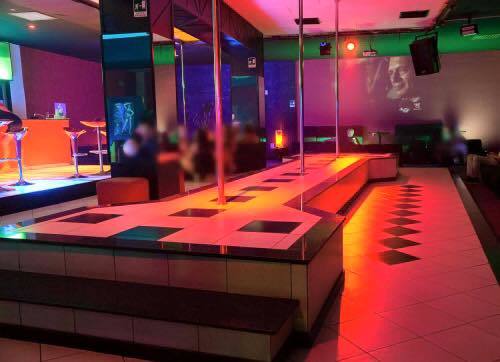 American Pakidu lap dance night club Catania