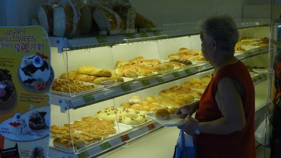 Saint Honore Cake Shop