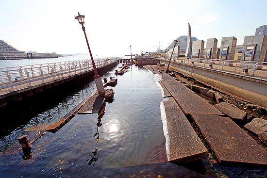 Kobe Limanı Deprem Anıtı