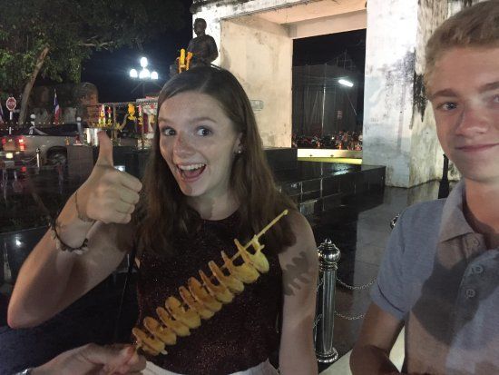 Walking Pakphraek Kanchanaburi