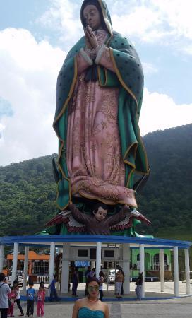 Monumental Vírgen de Guadalupe