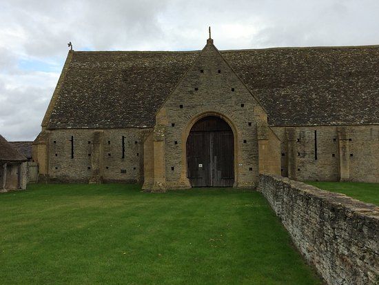 Middle Littleton Tithe Barn