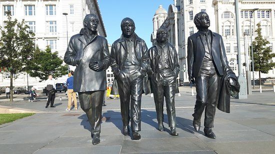 Estatua de los Beatles