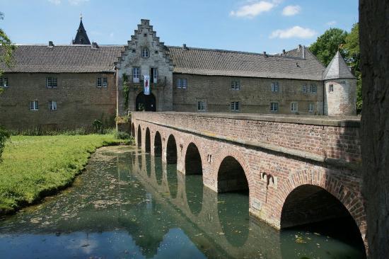 Schloss Hülchrath
