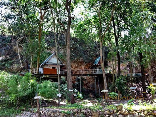 Wat Tham Prom Pradit