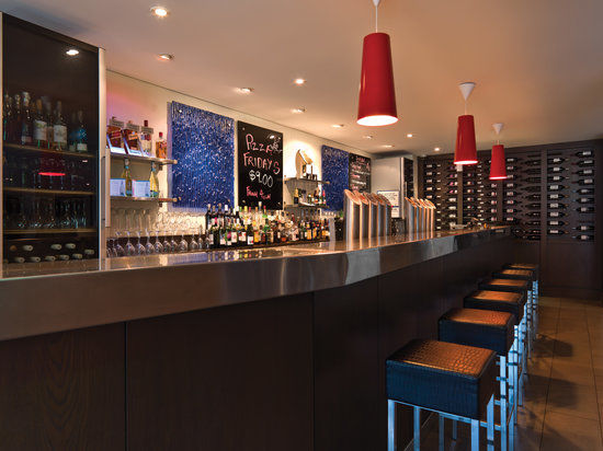 Armada Restaurant & Bar