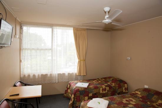 Dolphin's Harbourside Hotel